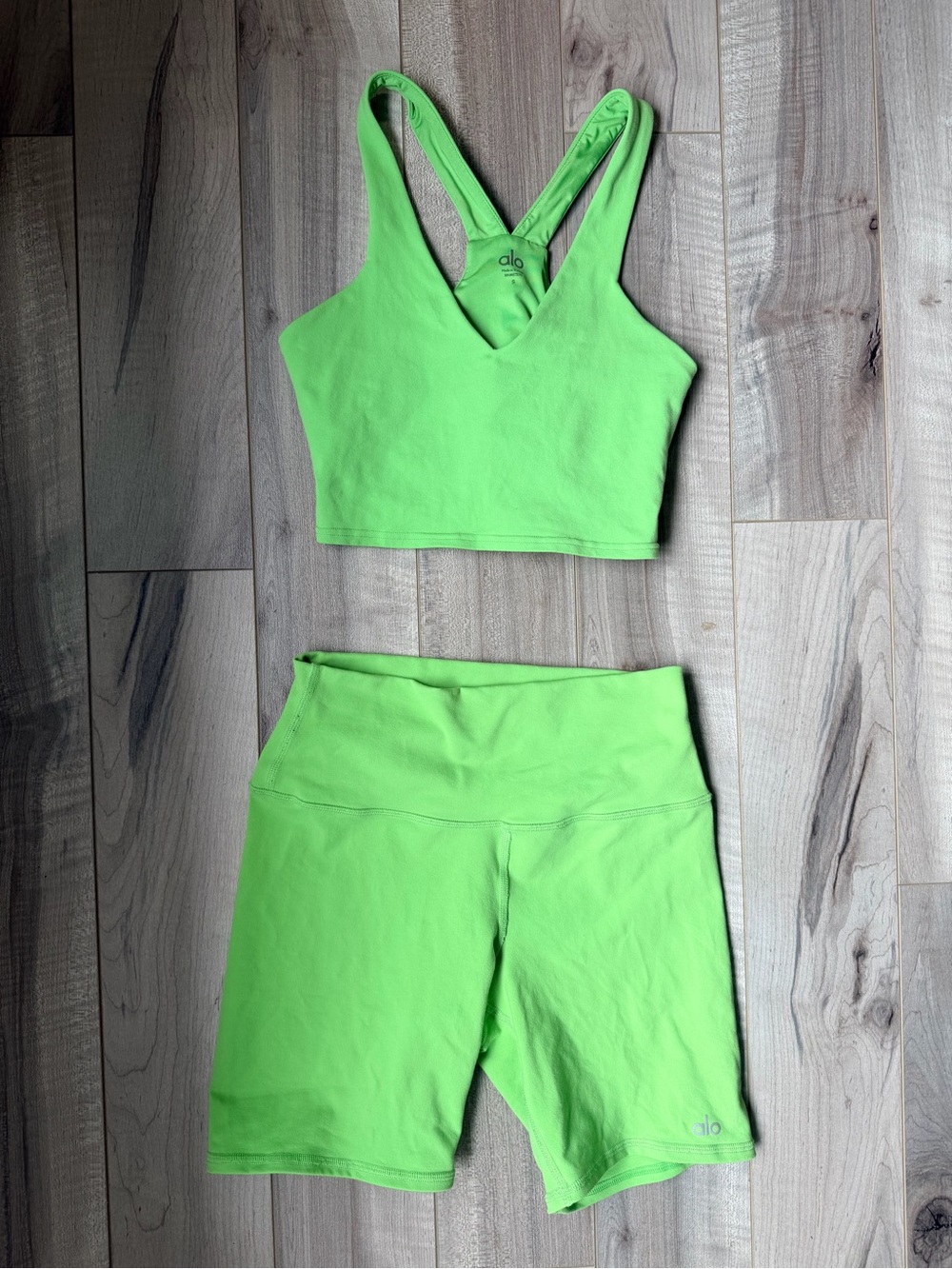 ALO Set - $ 198 - Airbrush Real Bra Tank & Airbrush 7” Biker Shorts - Picture 2 of 9